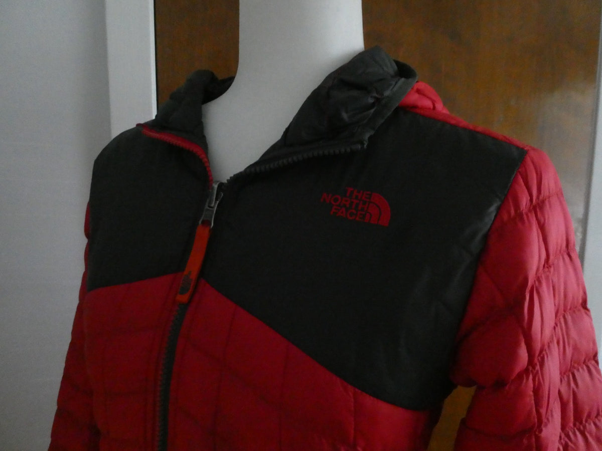 The North Face Boys Reversible Hooded Puffer Jacket Red/Black Size Large 14/16