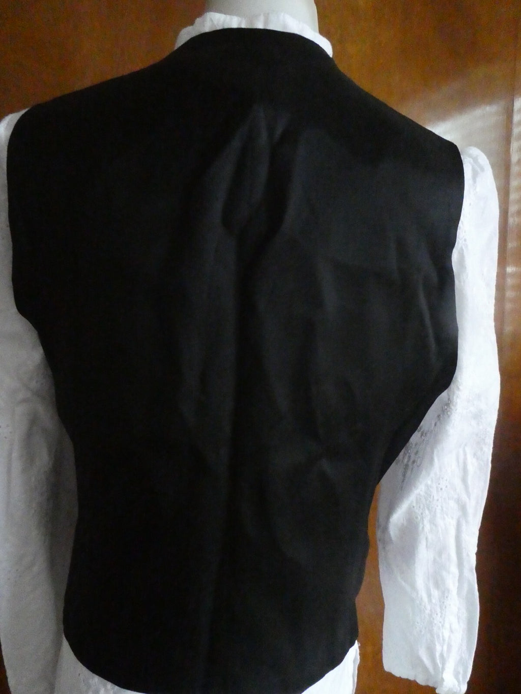 Cricket Lane Women Black Gold Geo Print Gorgeous Vest Size LP