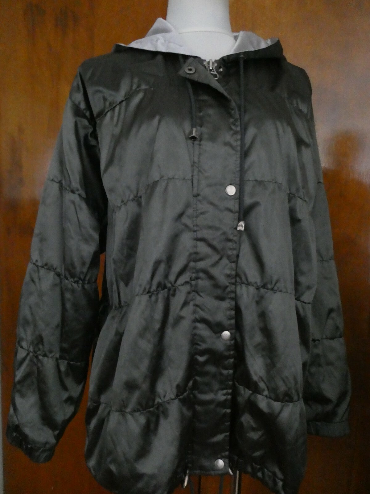 Lavon women's gray quilted puffer jacket coat hooded size Medium (fits Large)