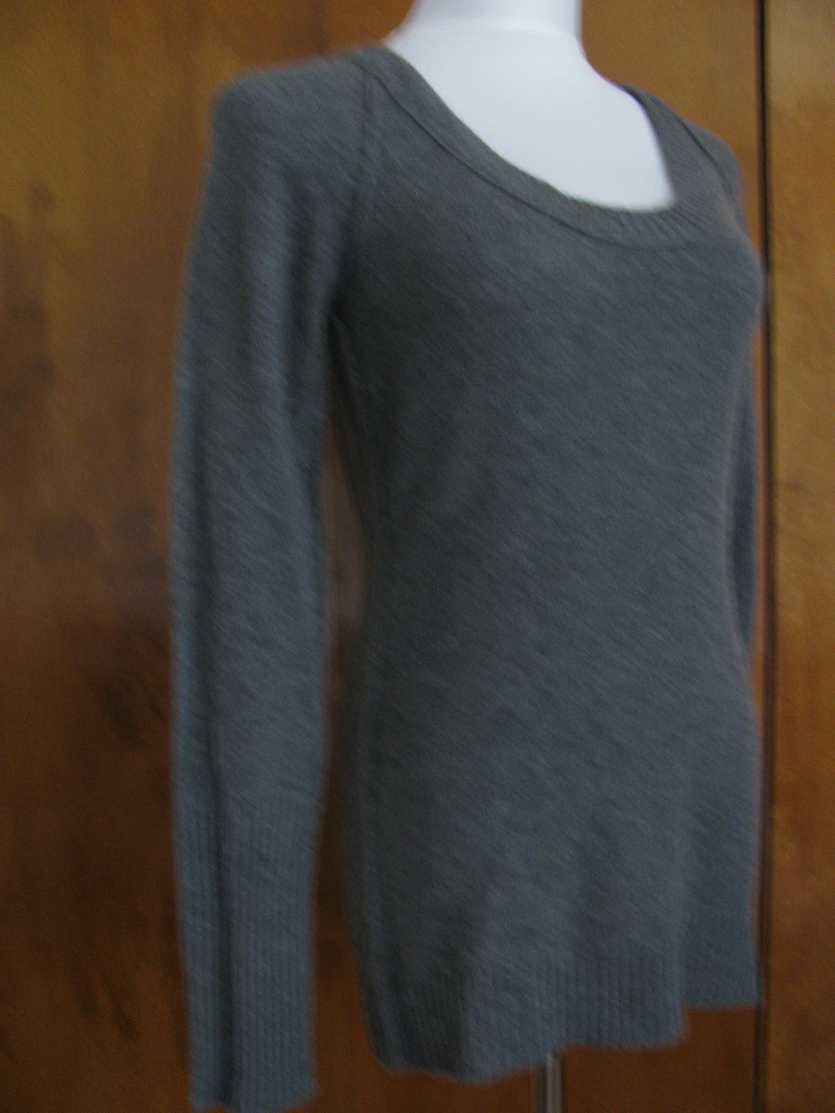Aqua Women’s Gray Cashmere Boat Neck Back Detailed Sweater New