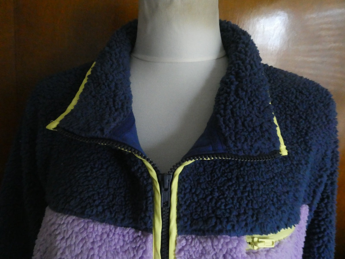 Style & CO Beautifully designed jacket with full length zipper closures XXL