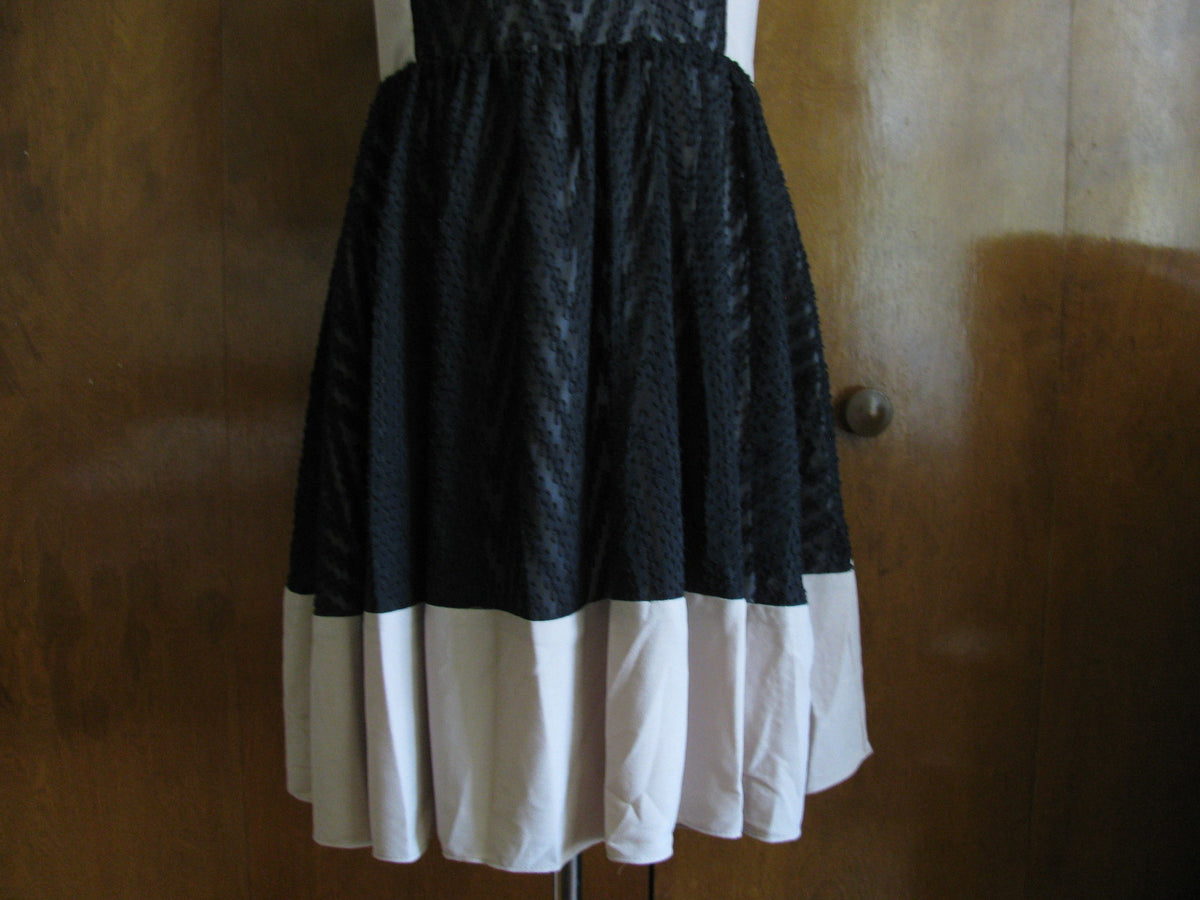 Rachel Roy women's black white mesh lined foxy lady dress size 8 New