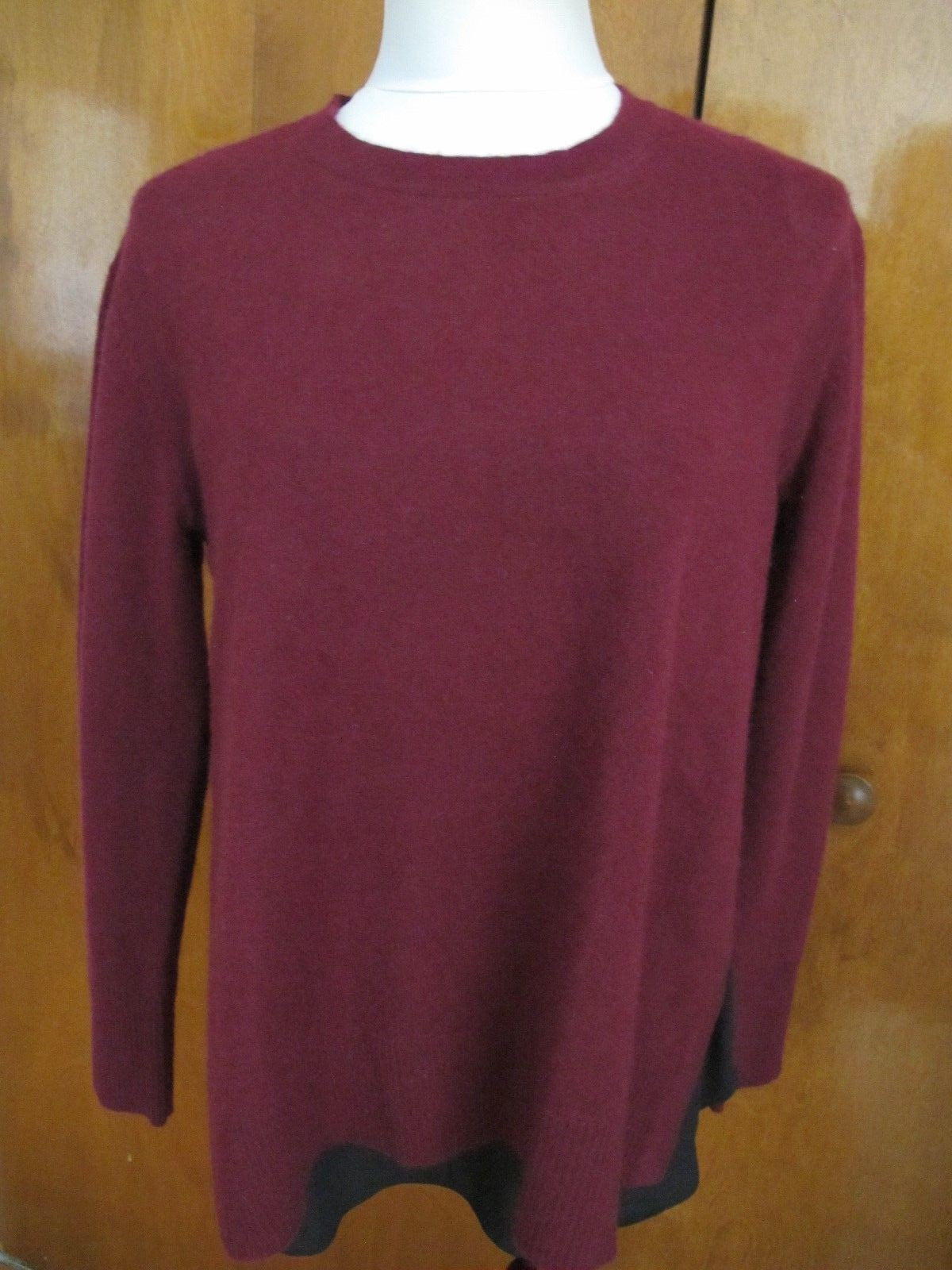 Bloomingdale’s women burgundy detailed cashmere sweater New Sz. XS,S,XL bit big