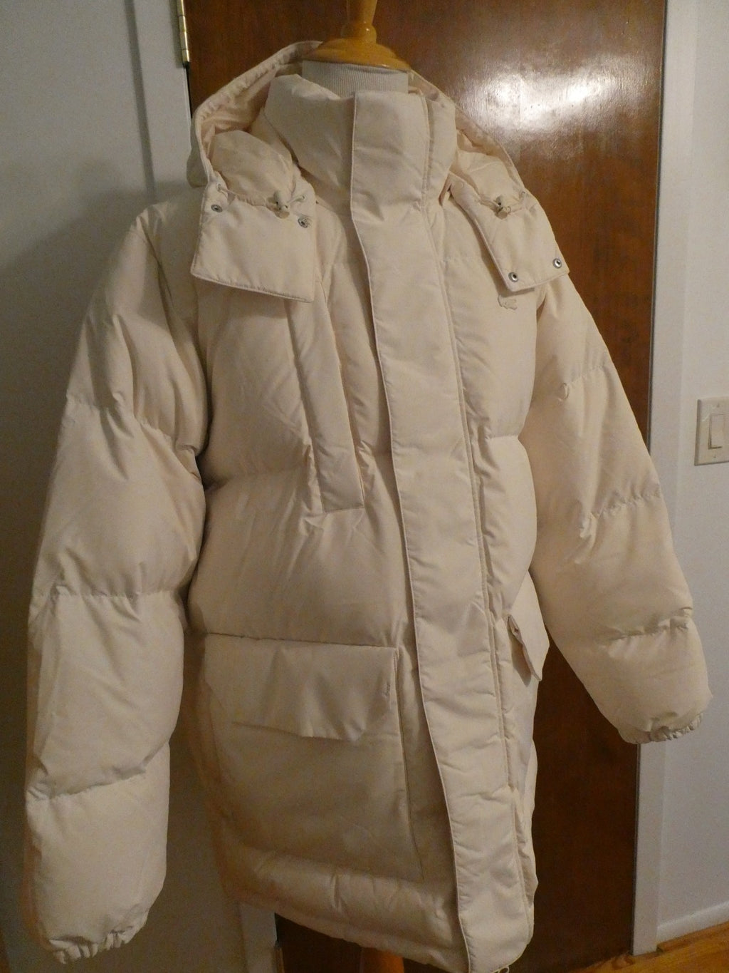 Lacoste Men’s Oversized Down Puffer Jacket Coat XL/2XL Beige Water Repellent NWT