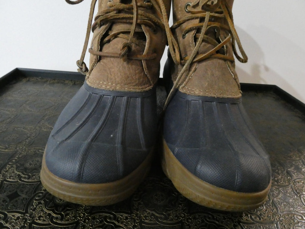 Sperry Women Saltwater Quilted Waterproof Boots Brown/ Black Fits 9M (fits 8.5M)