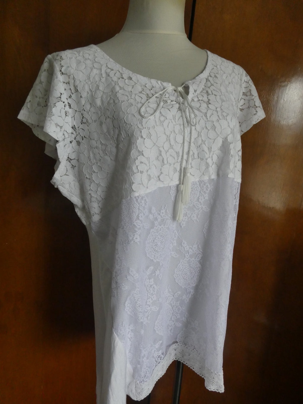 ONE Word women's white fabric craft embroidered lined blouse XLarge