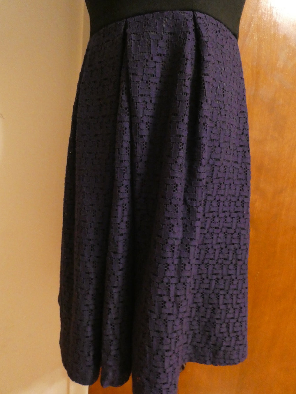 Tahari women's pleated moscow violet dress size 10