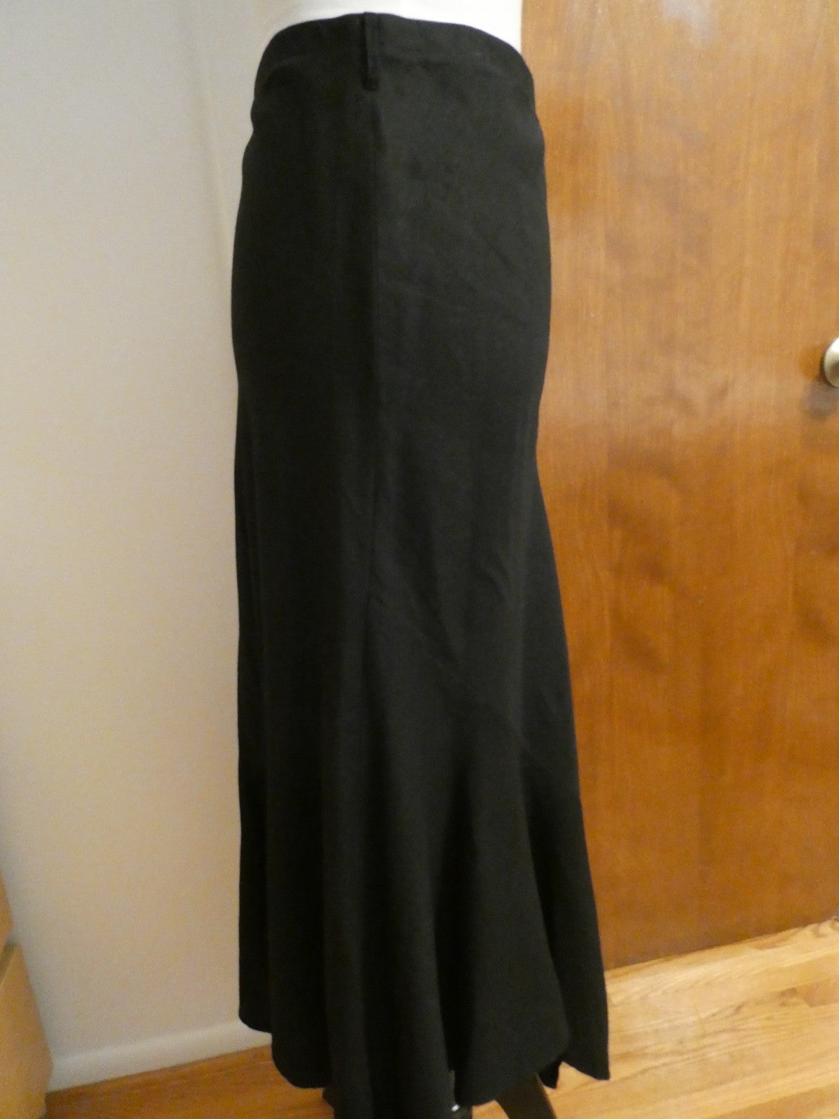 Larry Levine Women Black Linen Rayon Skirt Flare Hem Elegant Long Skirt Size 10