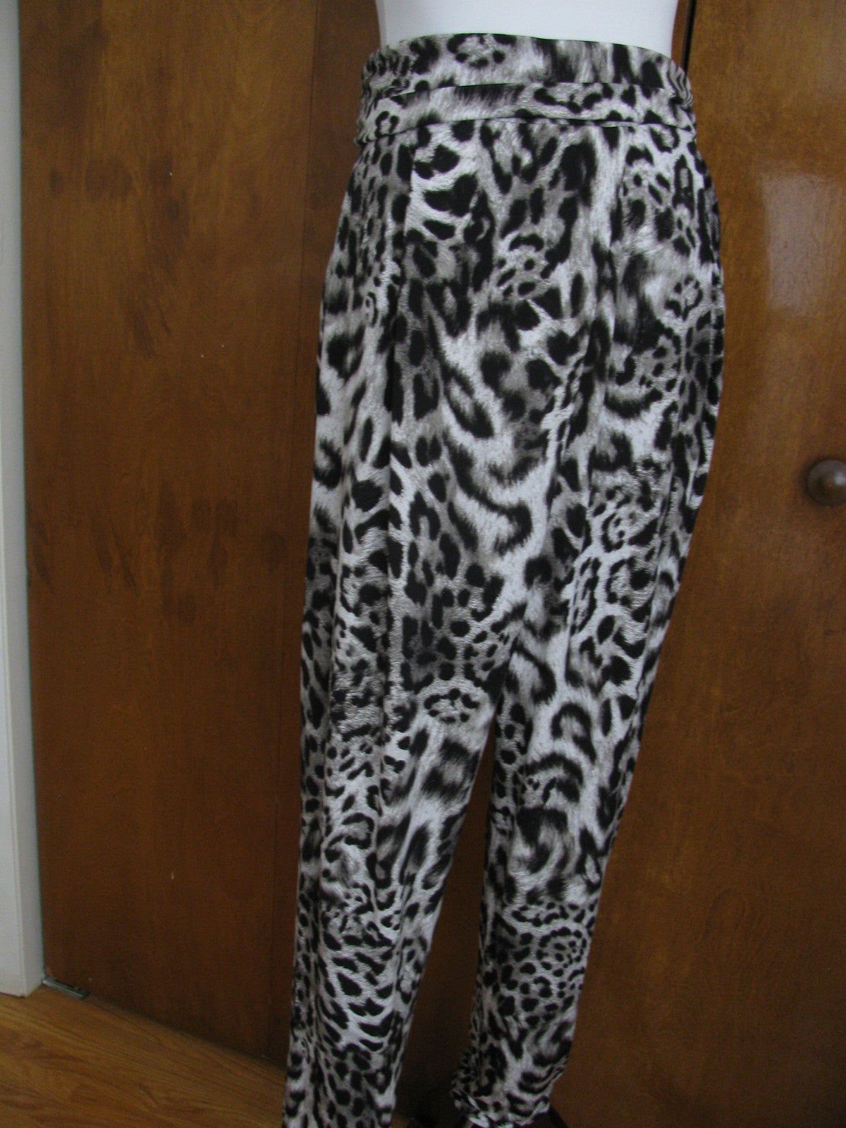 Michael Kors women's  black white cross over pant New