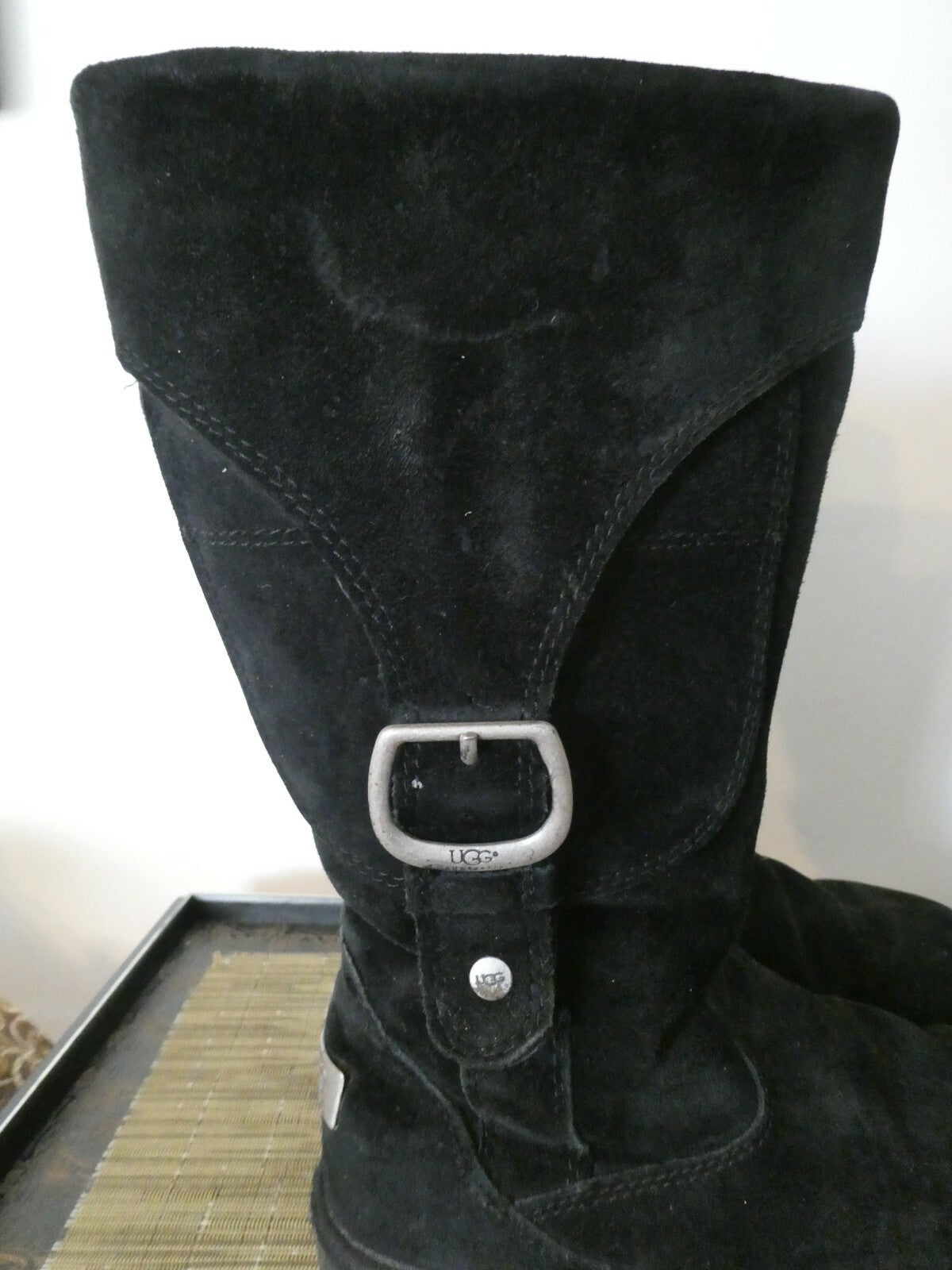 UGG Classic Tall Black Winter Boots Size 8 Ladies Pre-Owned S/N 5132