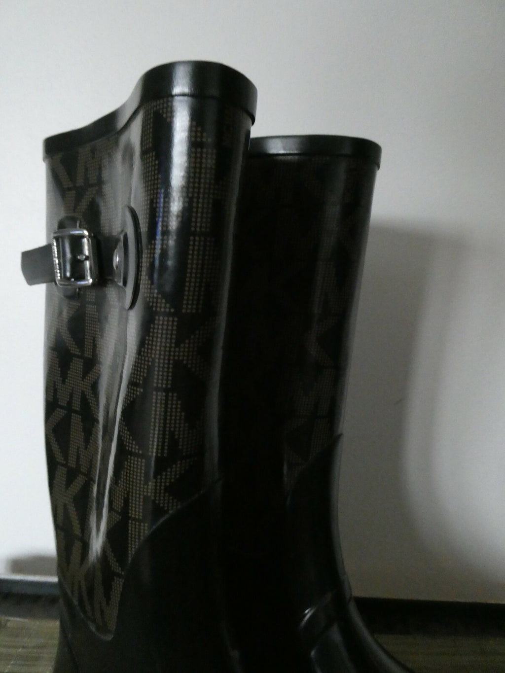 Michael Kors women's black/ brown round toe rain boots size 6M