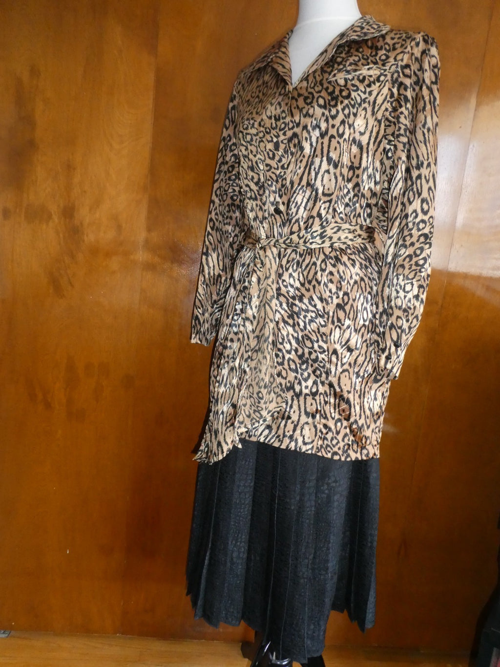 Vintage Baruch Women 2 Pc Suit Size 48 Leopard Jacket Black Pleated Lined Skirt