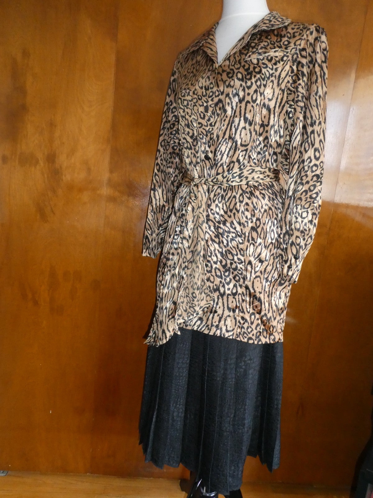 Vintage Baruch Women 2 Pc Suit Size 48 Leopard Jacket Black Pleated Lined Skirt