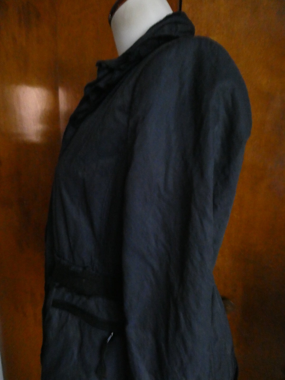 Tahari women's navy soft satin cotton/nylon lined blazer PL (fits PM)