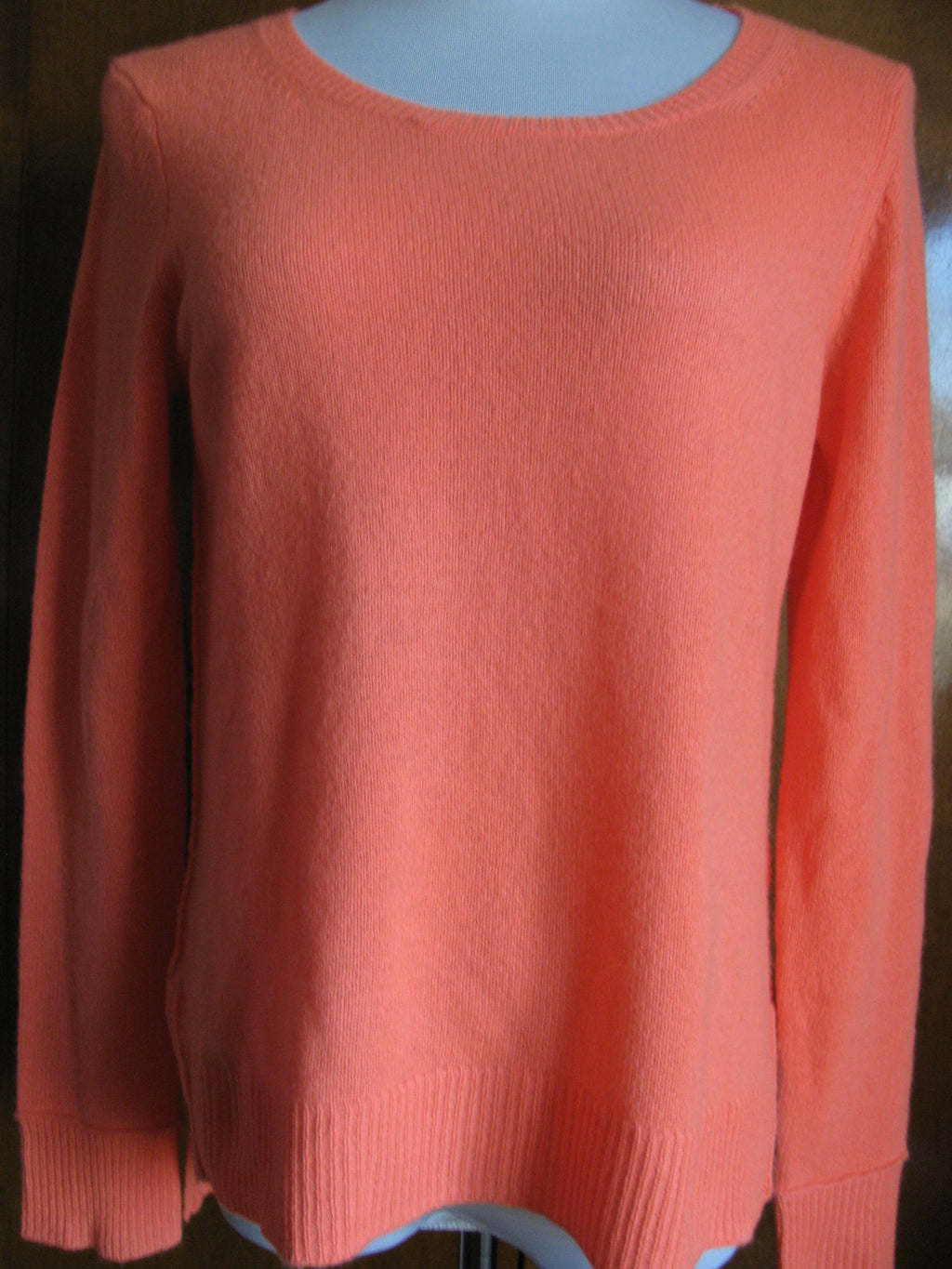 Aqua Women’s Orange Cashmere Back Detailed Long Sleeves Sweater Size Large NWT