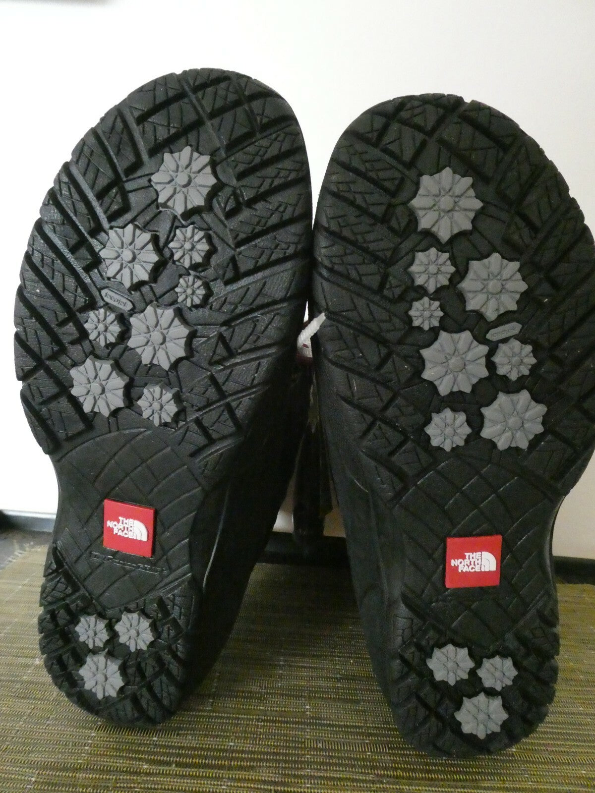 The North Face autentically black waterproof lace-up New boot size 7