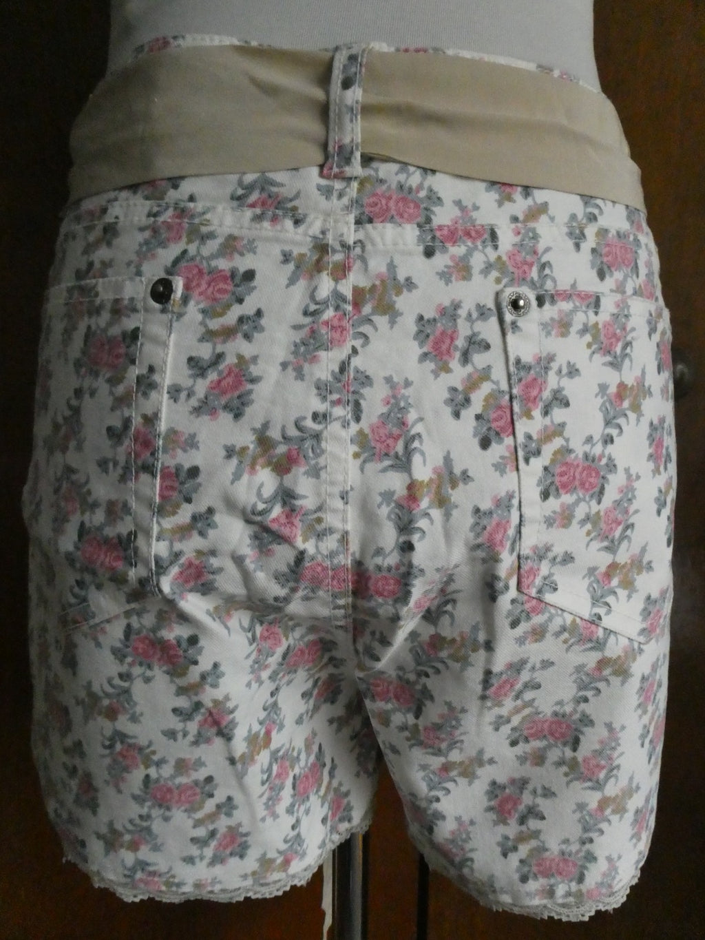 SUKO Women’s Jeans Shorts Material Belted Multicolor Size 14