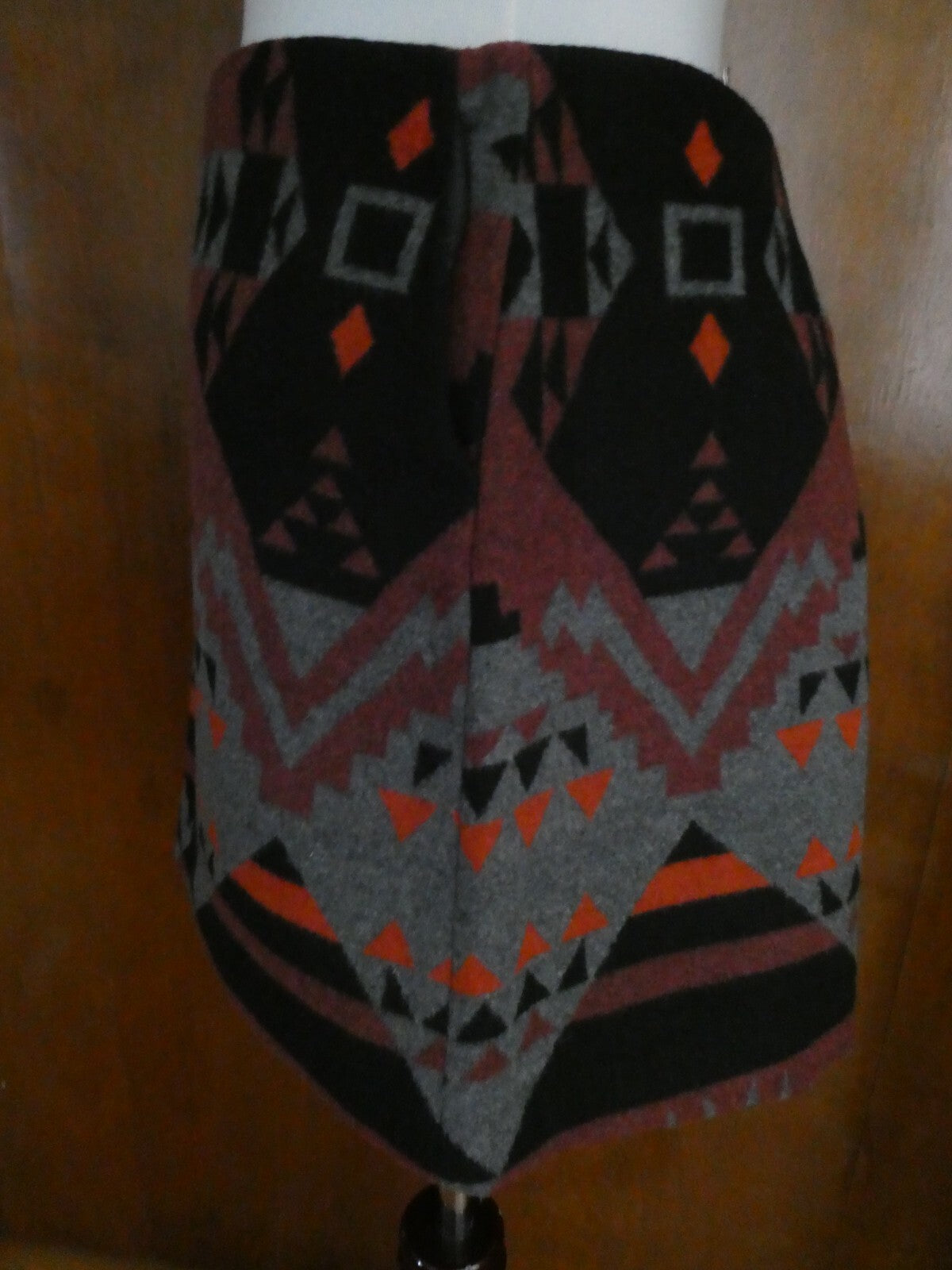 Gap women’s black/gray/orange mini skirt size 8, 14