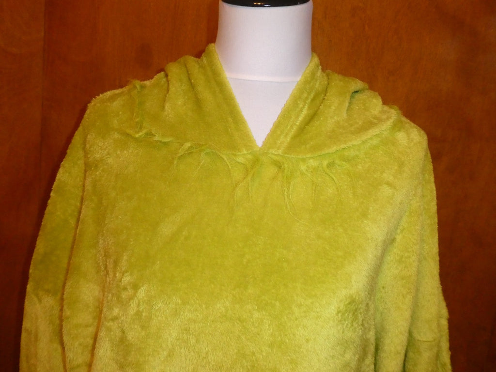 The Grinch Plush Hoodie Blanket OSFM Green Polyester Hooded Pullover Lounger