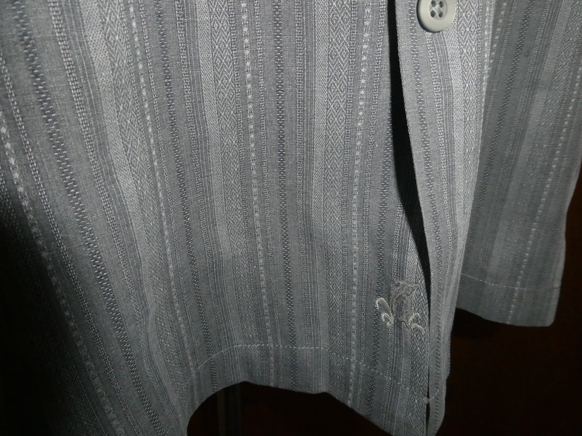 Tommy Bahama Men's Large 100% Silk Gray Striped Shirt Sleeve Button Front Shirt