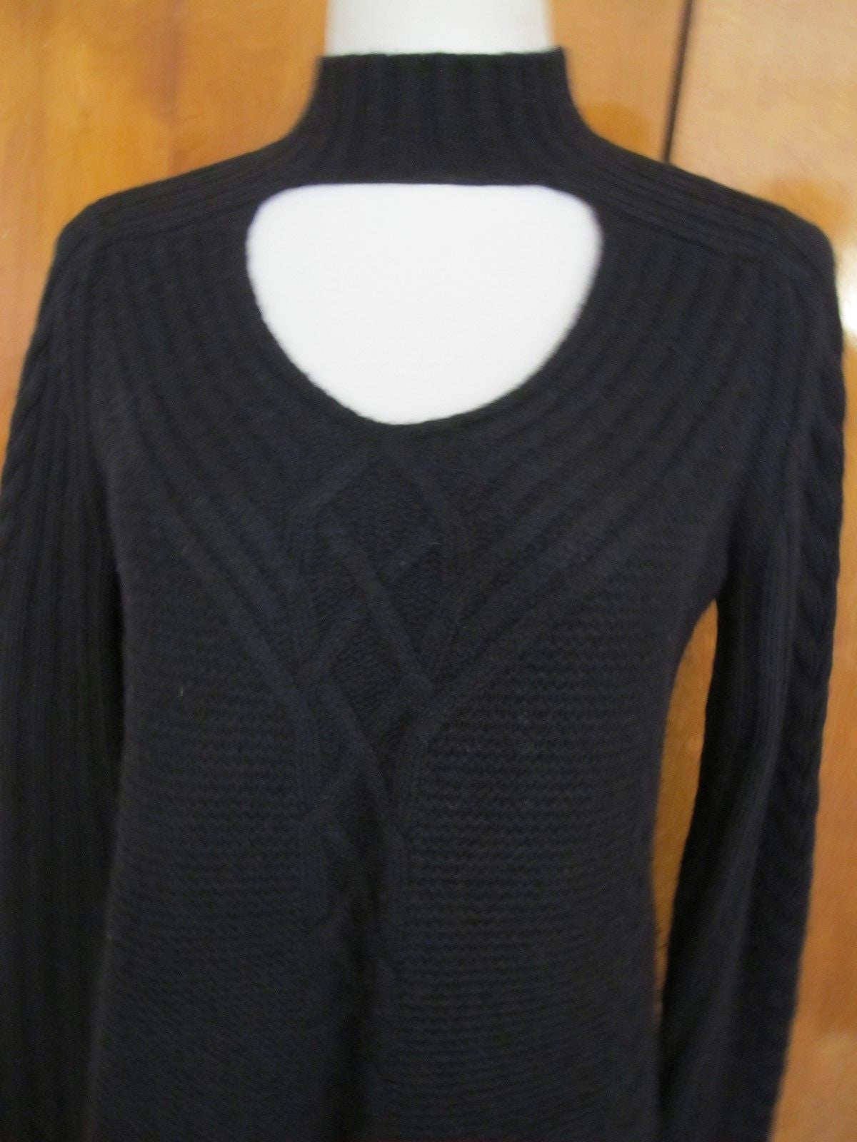 Bloomingdale Aqua Women Black Cashmere Detailed Cable Peek Neck Sweater Sz. S,M