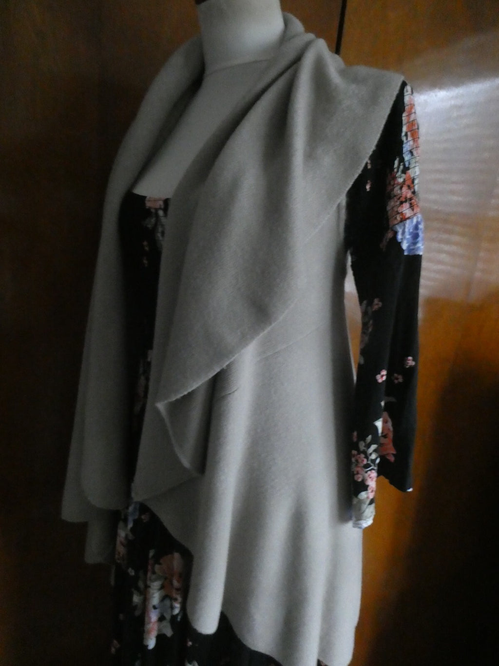 Look By M Women's Gray Knit Open Wrap Cardigan Sleeveless Shawl Vest One Size