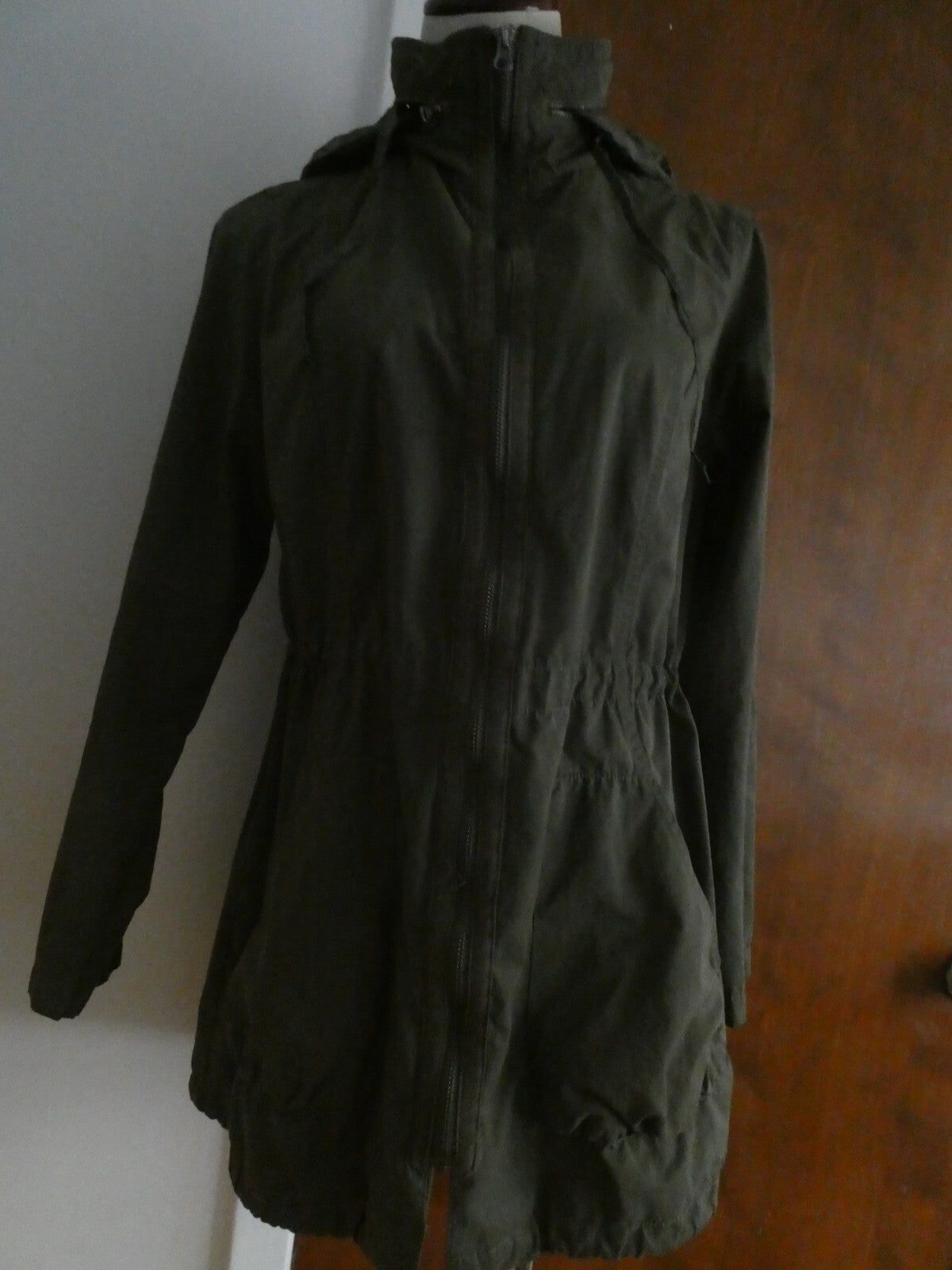 Mossimo Supply Co Women’s Olive Green Water Resistant Hood Jacket Size Small