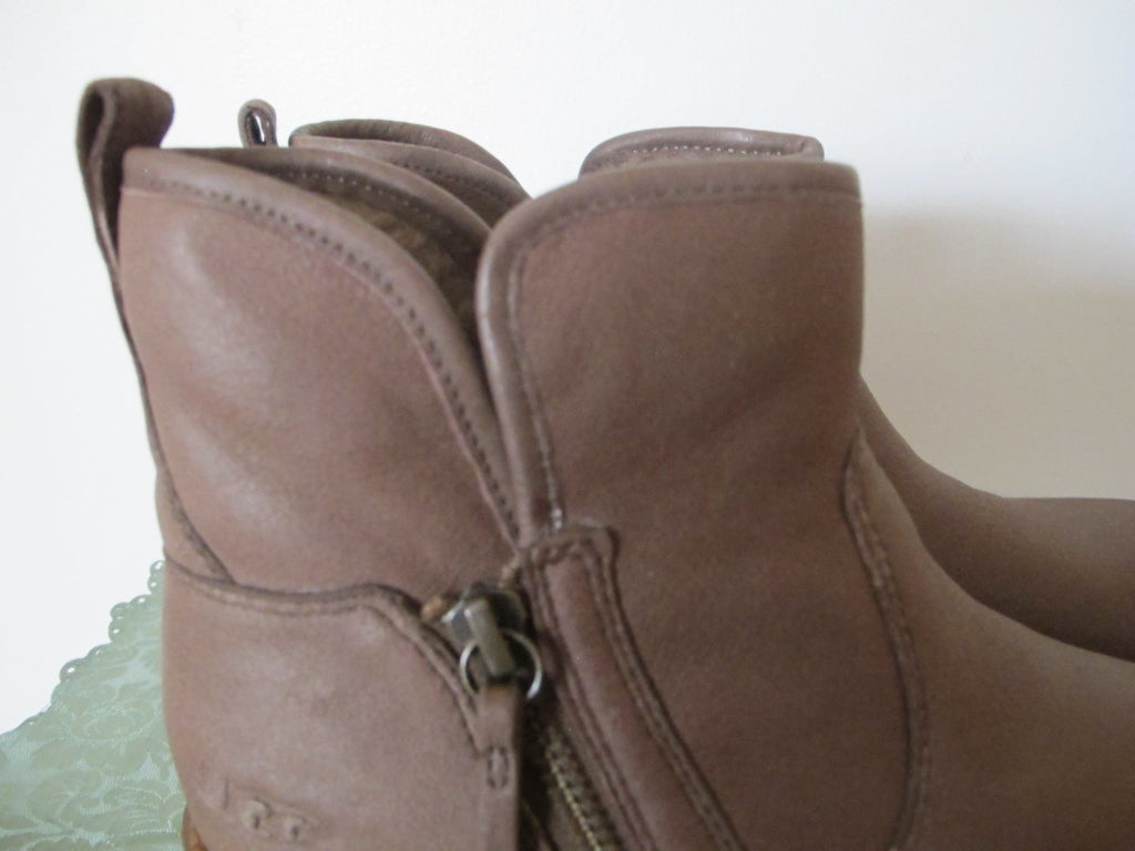Ugg Australia women’s brown water resistant leather ankle New boots 7