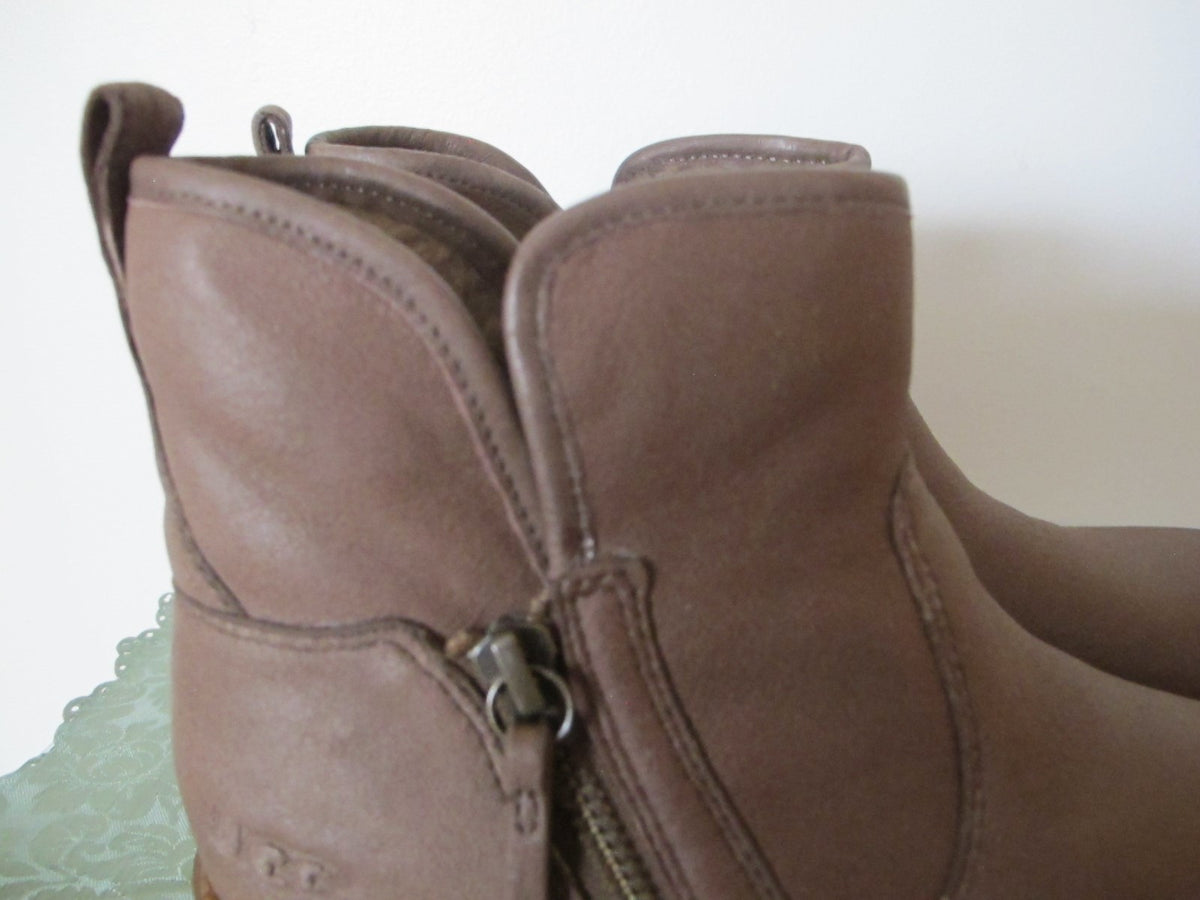 Ugg Australia women’s brown water resistant leather ankle New boots 7