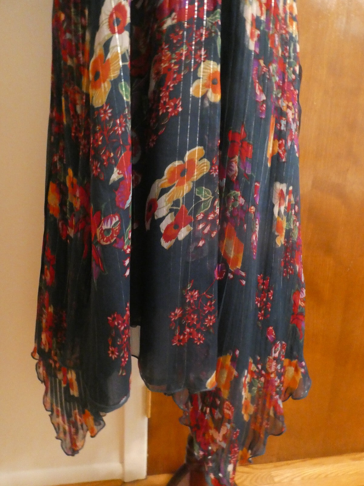 Walter Baker Teri women’s blue floral pleated lined evening dress size 10