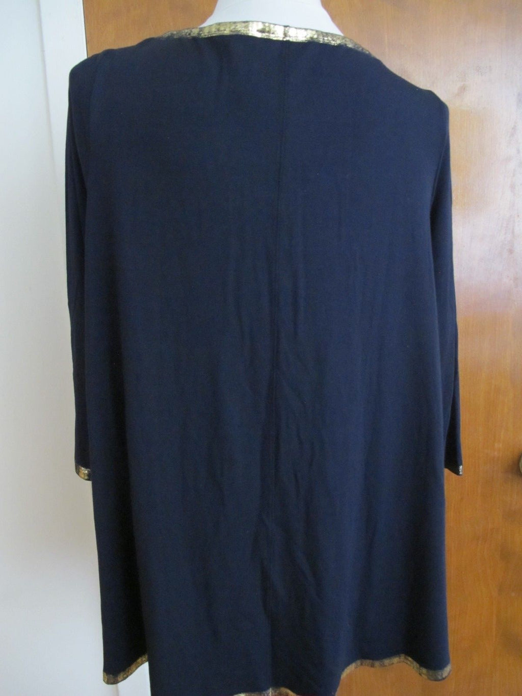 Tahari women's navy decorated A-line long sleeves top size medium new