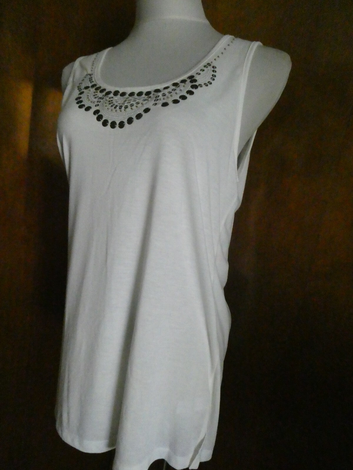 Debbie Morgan women's Off-white trimmed beads embroidered decorated top Small