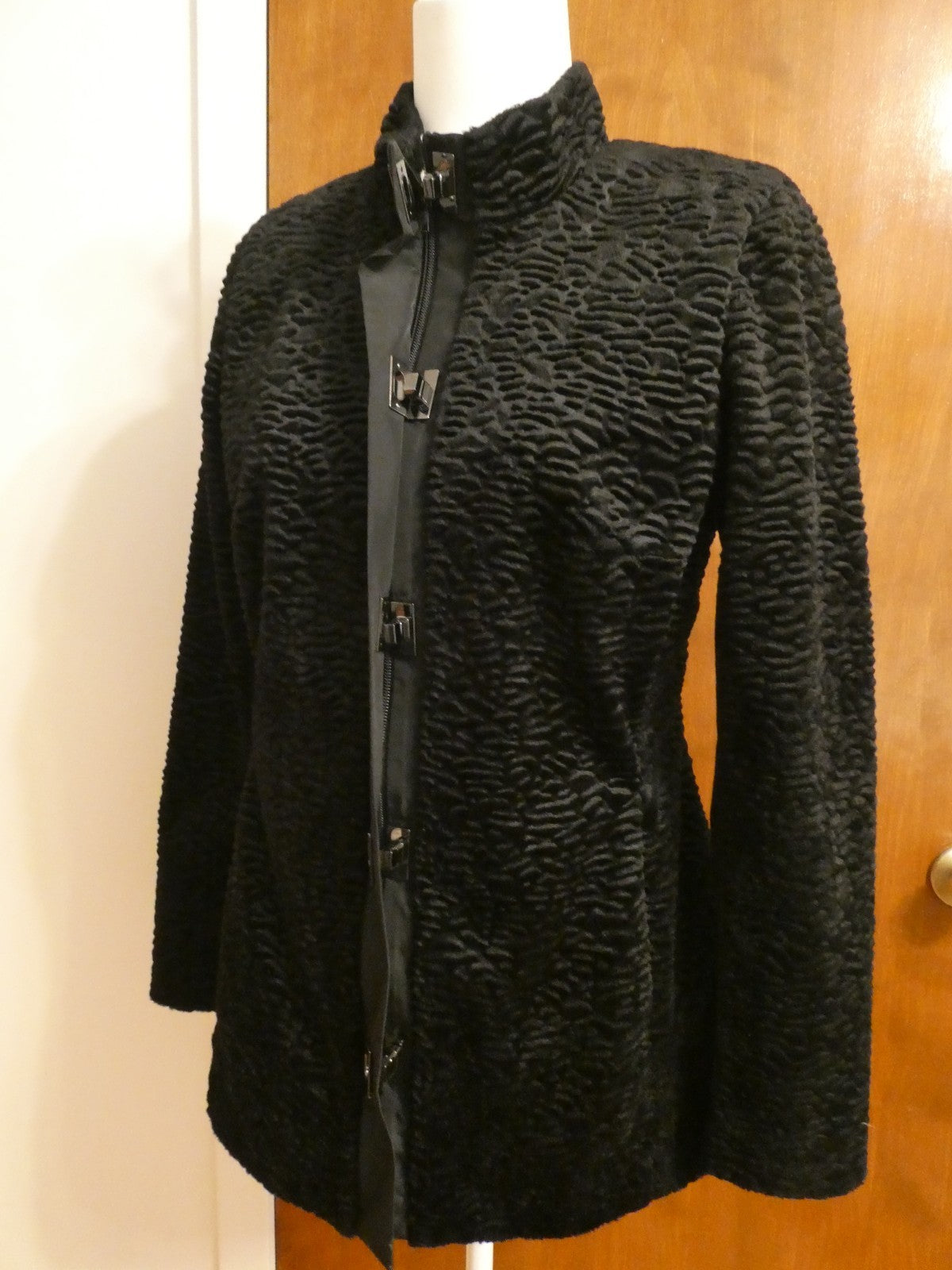 Carol Anderson By Invitation Women Textured Velour Black Jacket Toggle Buttons S