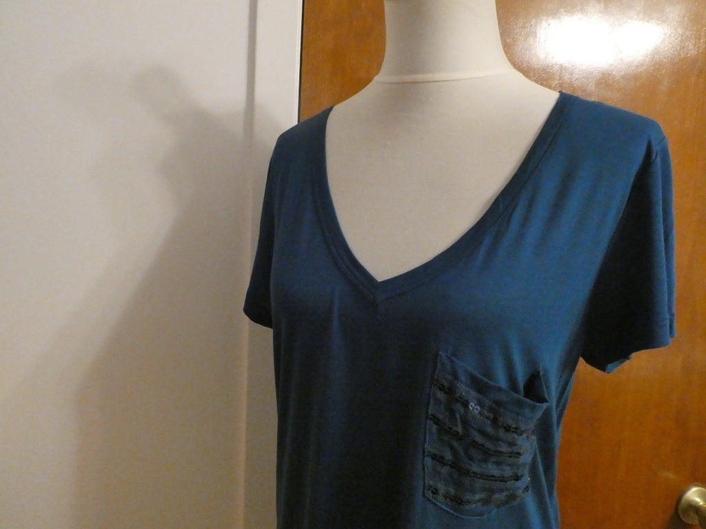 GAP Women's Top Size Large Navy Blue Sequined Pocket Short Sleeve 100% Rayon NWT