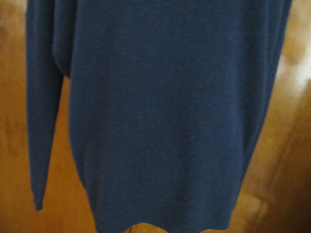 Bloomingdale’s women’s navy lace-trimmed cashmere sweater size S, M bit big
