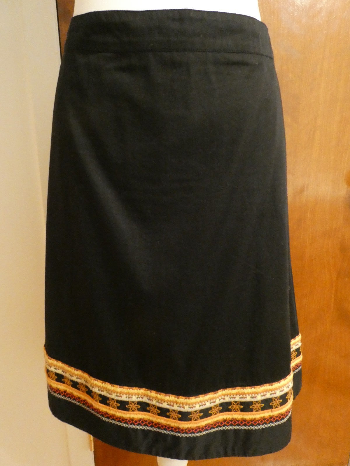 DKNY black embroidered soft cotton lined pockets skirt size 12