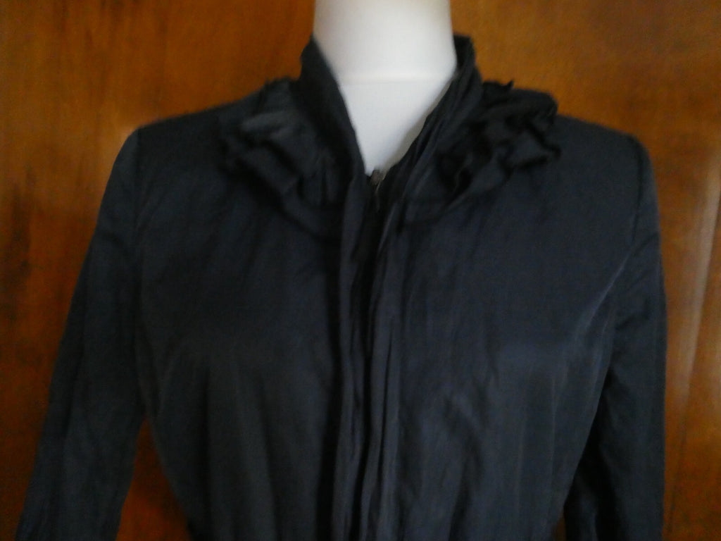 Tahari women's navy soft satin cotton/nylon lined blazer PL (fits PM)