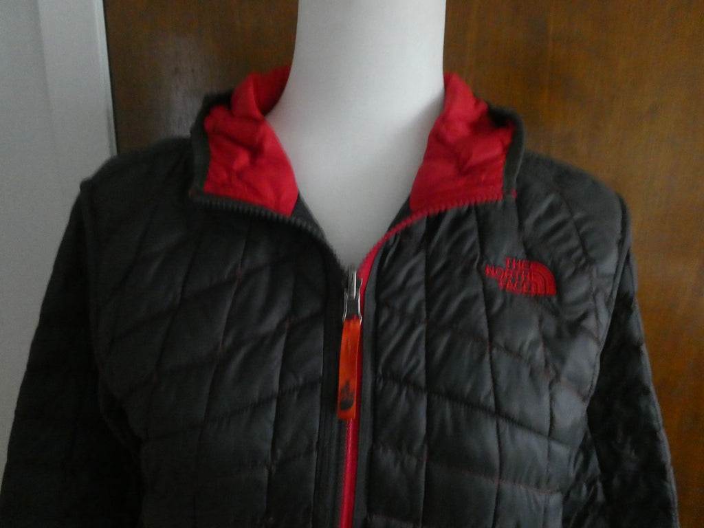The North Face Boys Reversible Hooded Puffer Jacket Red/Black Size Large 14/16