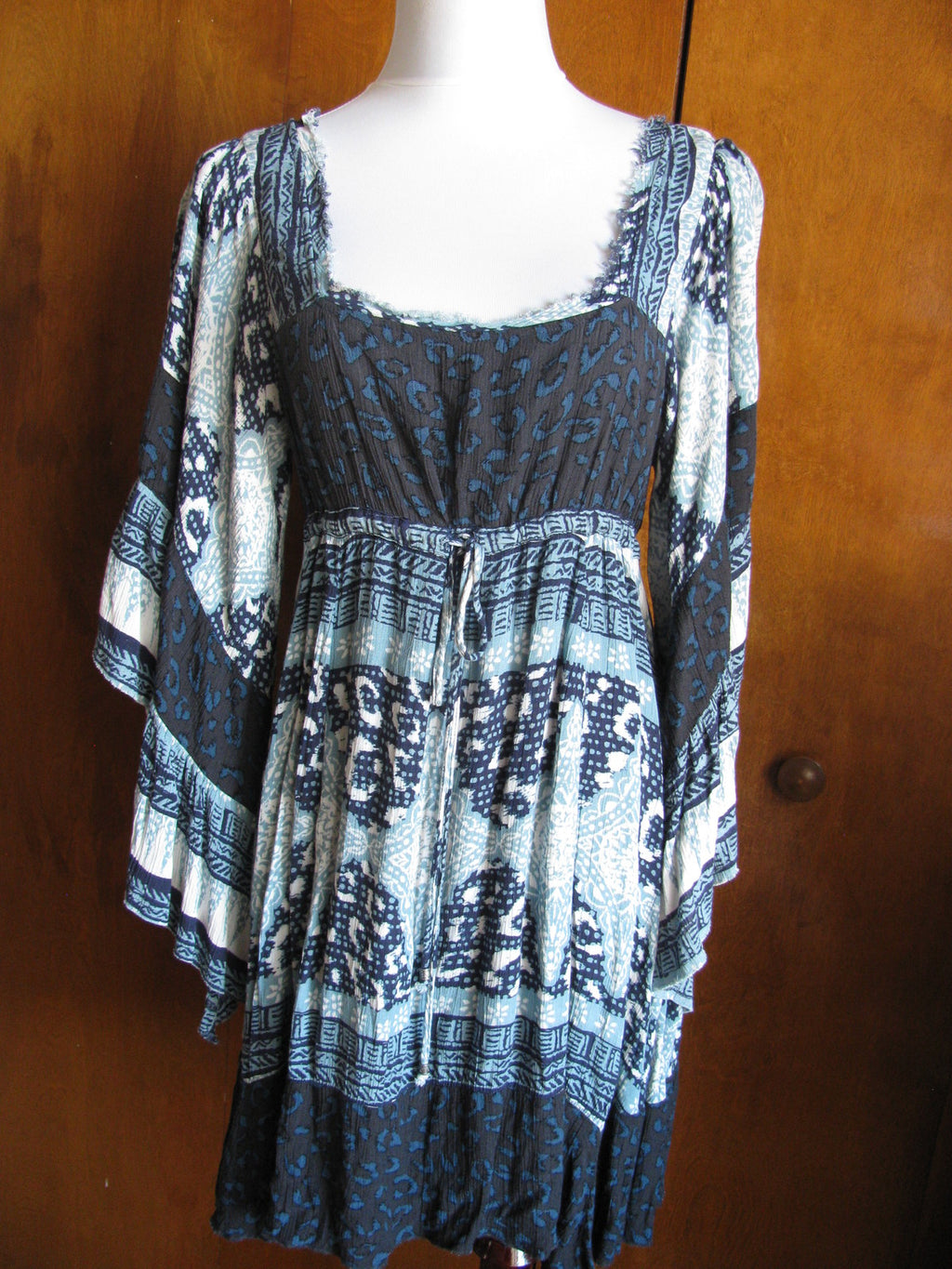 Free People womens blue relaxed fit short lined soft rayon NWT dress size Small 