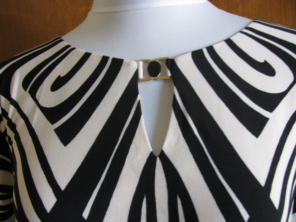 Tahari Arthur S Levine women’s geo print black ivory shift dress size 10 NWT