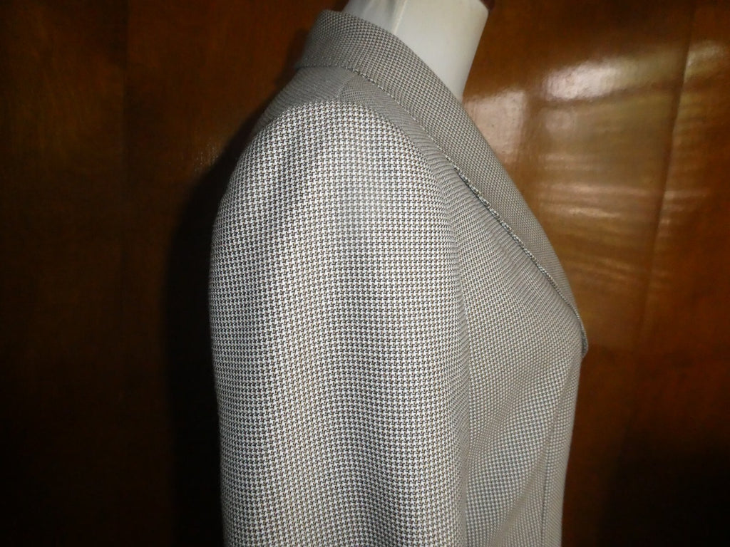 Tahari Asl Women Beige Gorgeous Blazer size 12 (can fit size 10)