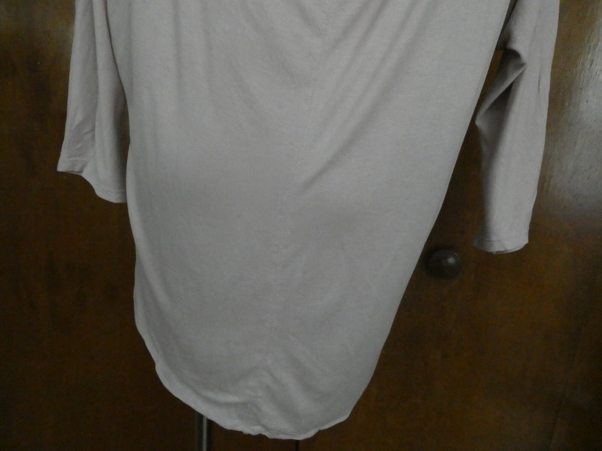 Gap women's light pink 100% rayon detailed top size Large 