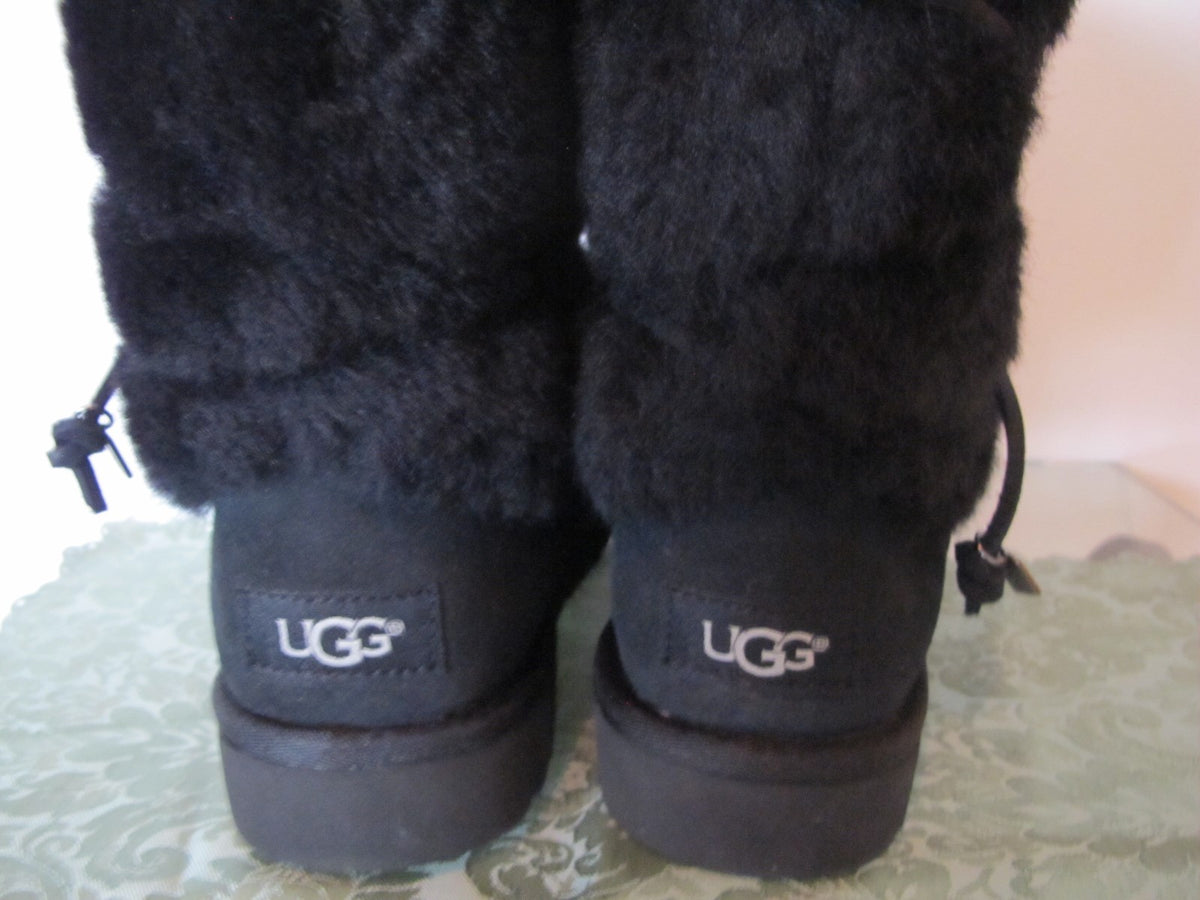 Ugg Australia women’s black suede and sheepskin New boots 