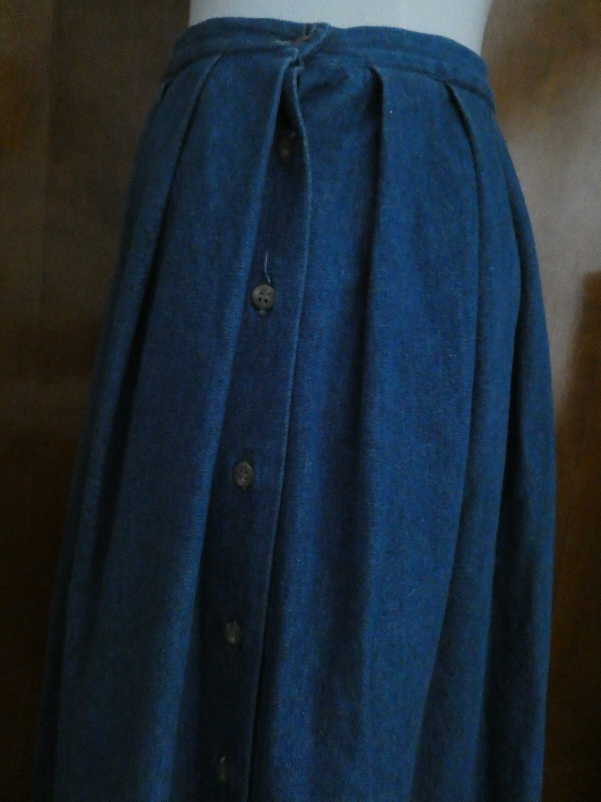 Women’s Denim Blue Skirt Size 14 Pre-Owned Bought in Italy (fits size 12)