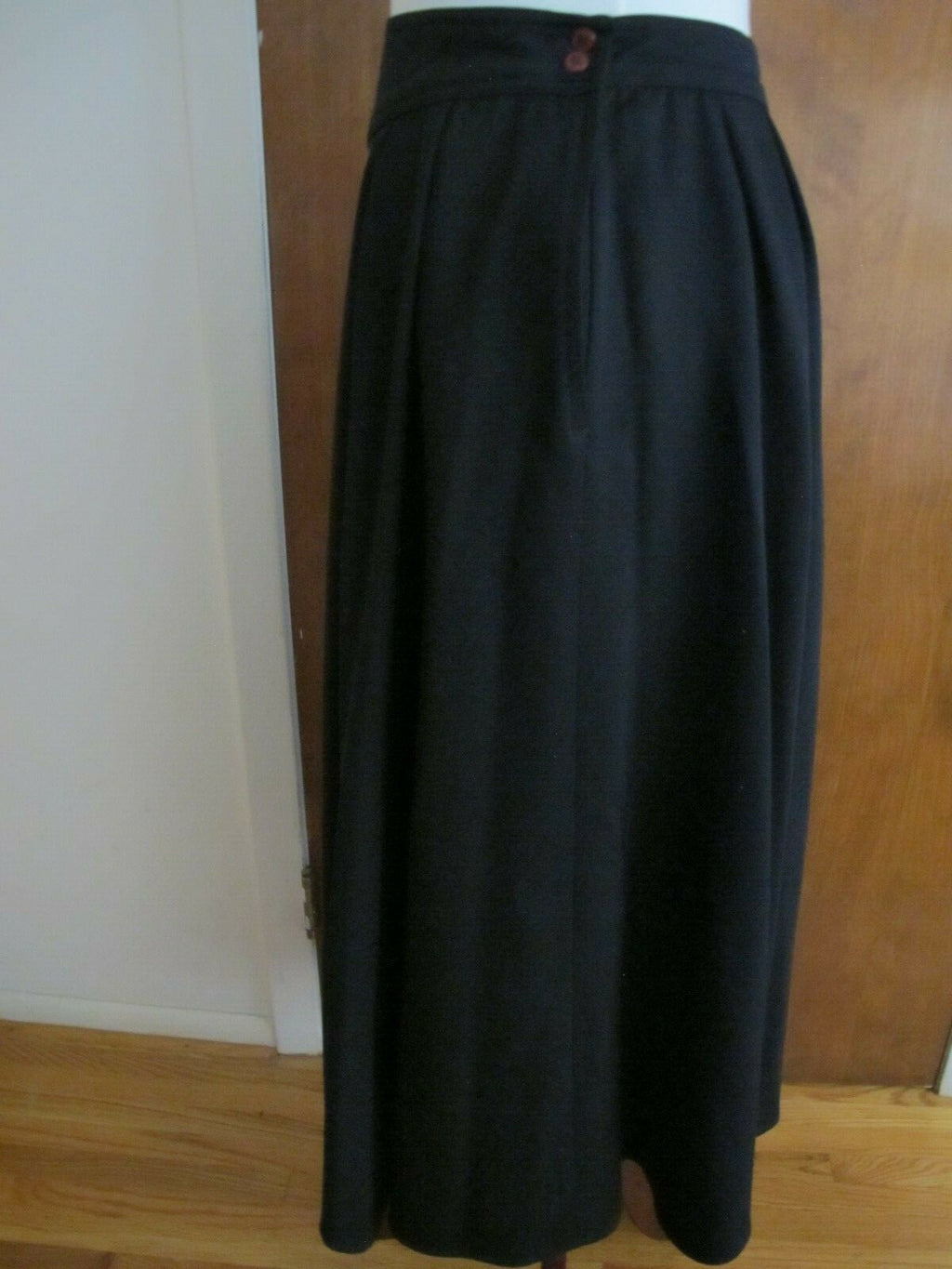 Rafaella woman's black A Line long skirt size 10 (fits size 8)