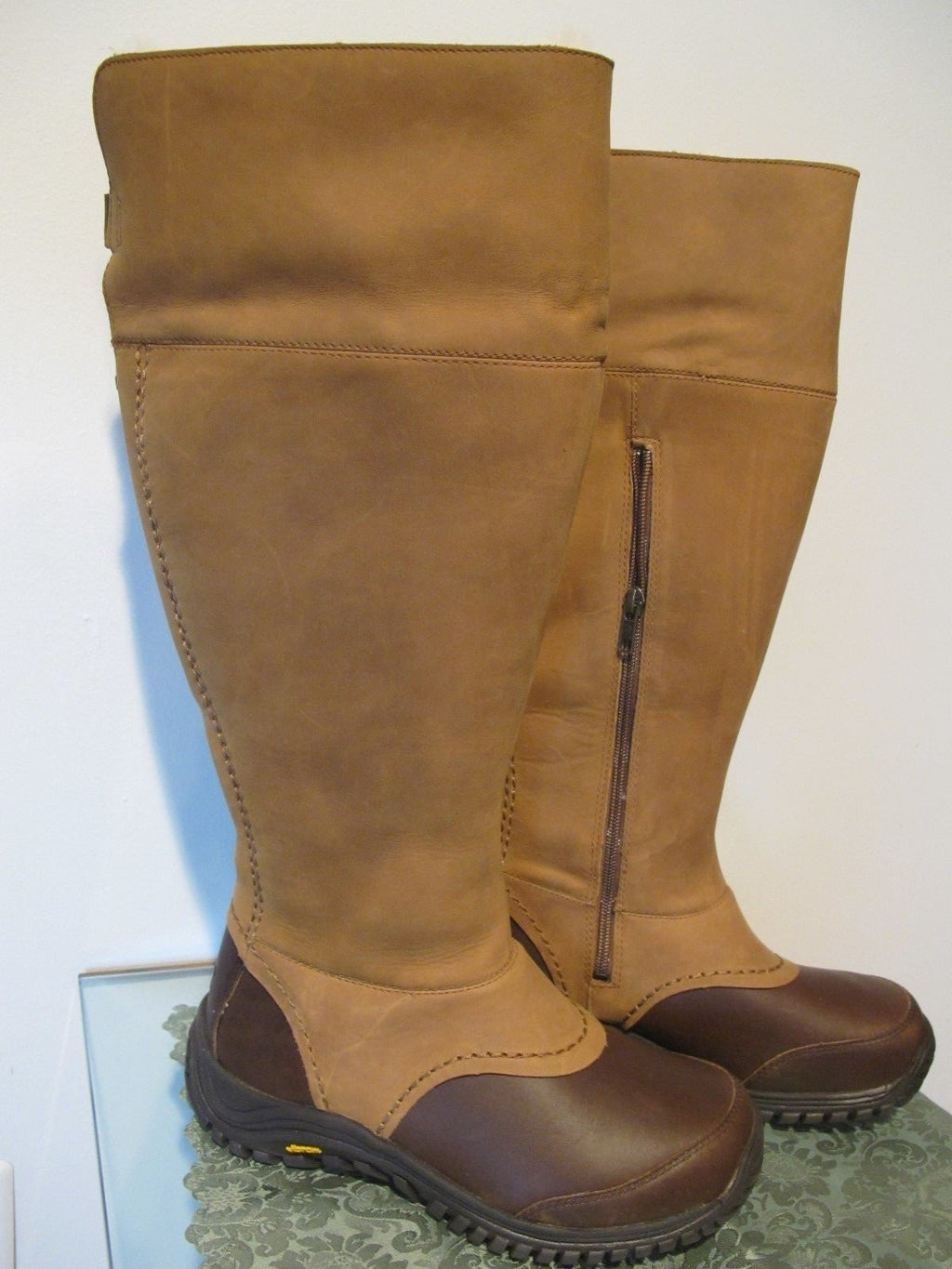 UGG Australia women’s beige brown waterproof New boots (runs small)