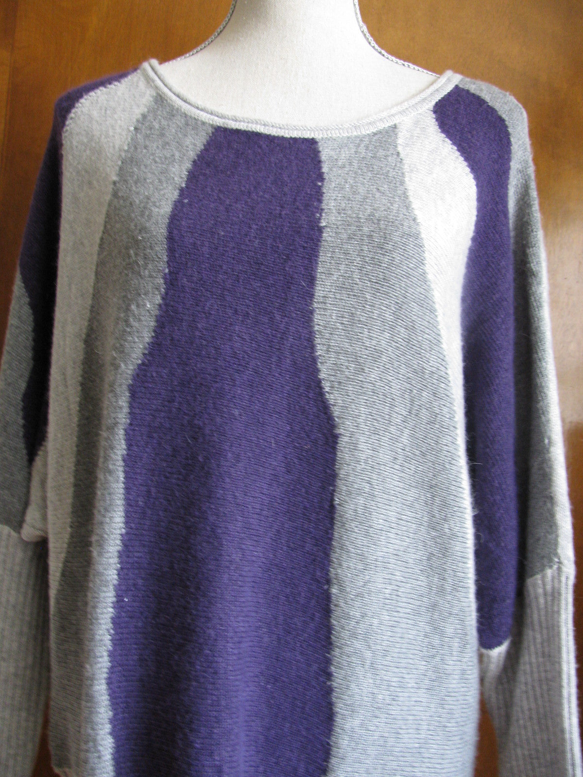 Sioni women's gray purple dolman sweater Medium New