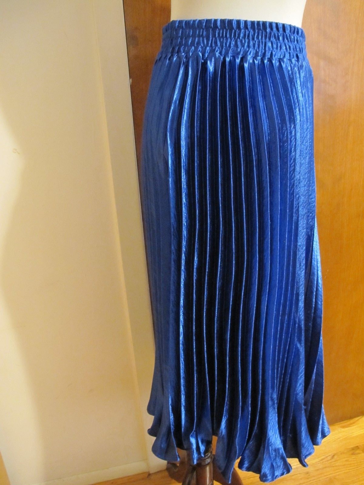 Anthropologie  HD In Paris Women's Blue Sapphire Pleated Skirt Size Large NWT