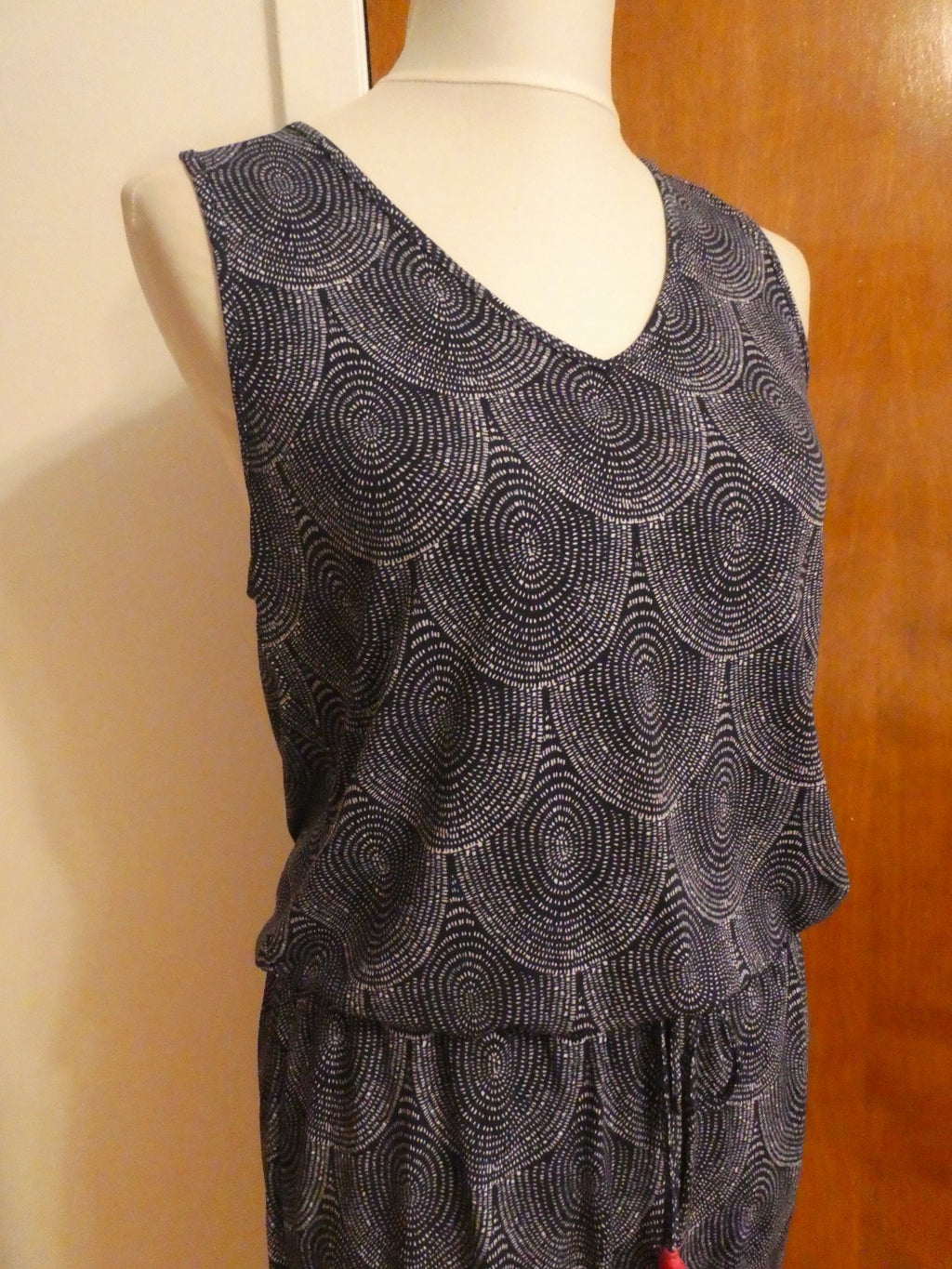 Hatley Women's Sleeveless Jumpsuit S/P Black White Print Tassel Tie Stretch EUC