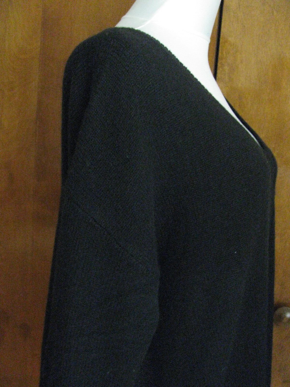 Tesori Women’s Cashmere Black V-Neck Sweater Large  NWT Runs Big
